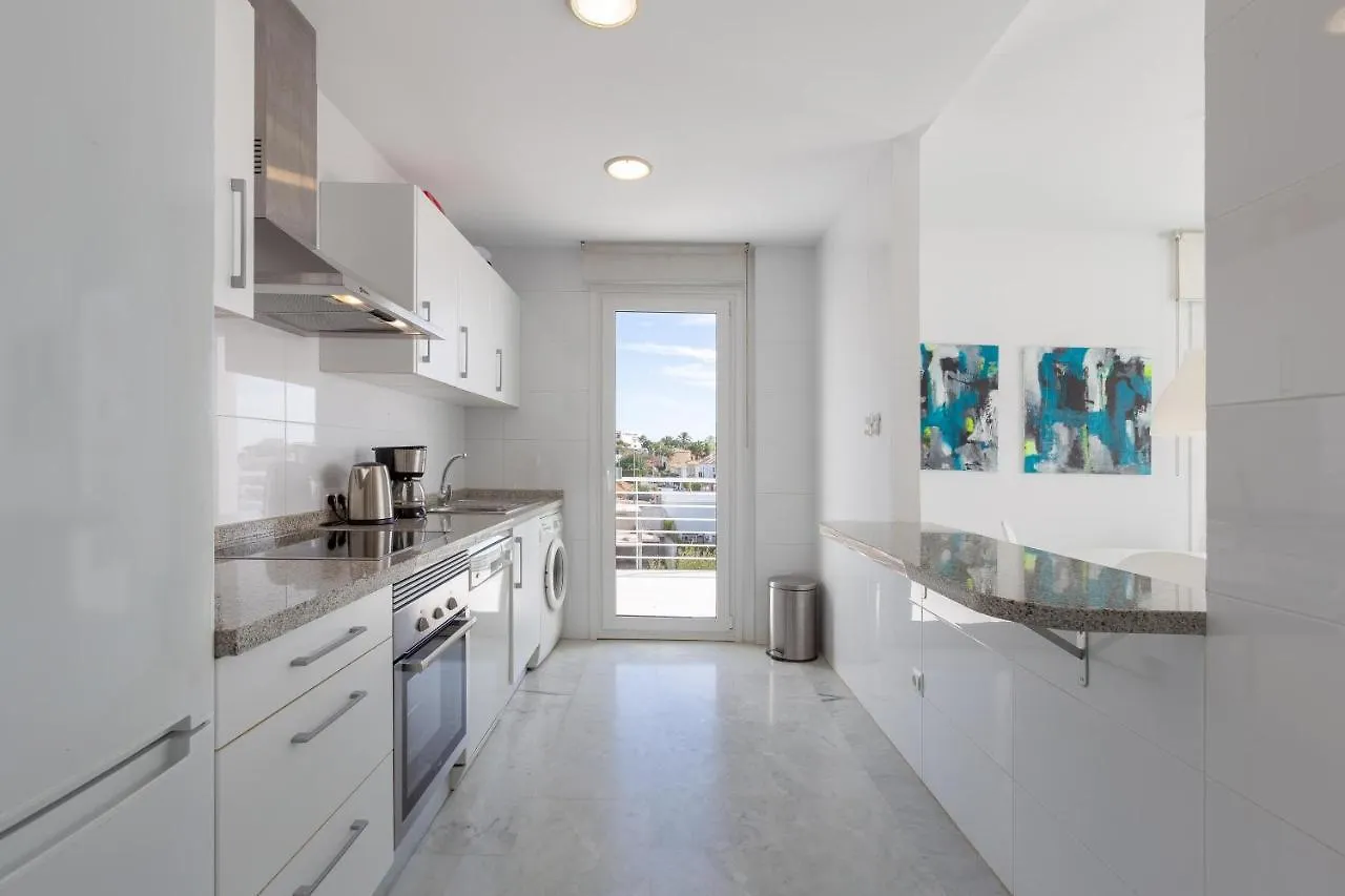 בנאלמדנה Nice Apartment With A Sunny Terrace ספרד