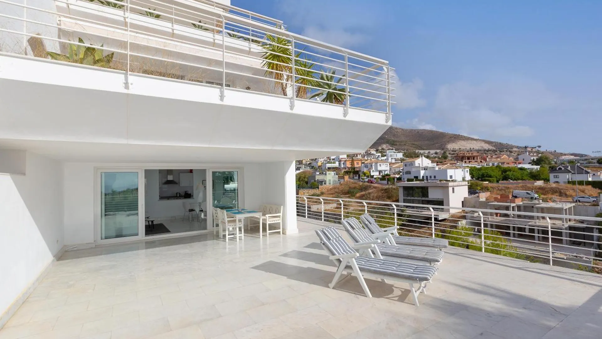 בנאלמדנה Nice Apartment With A Sunny Terrace